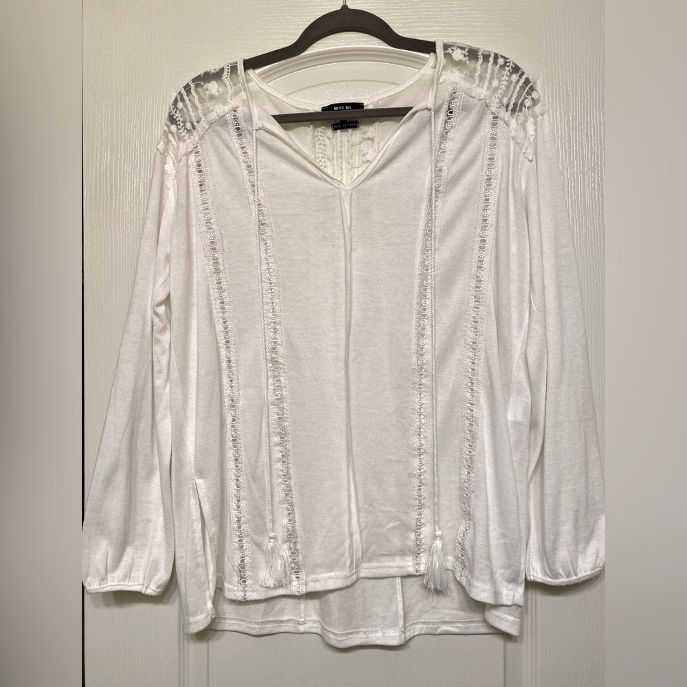Miss Me Top with Lace Details. Size Small.